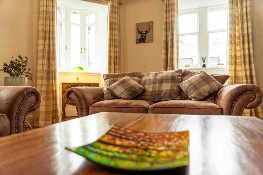 Spacious City Centre Apartment Full Of Character Inverness Exterior photo